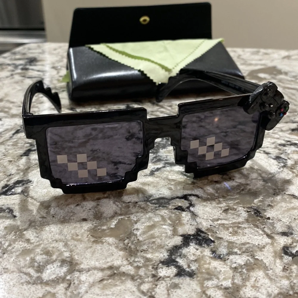 Thug life Fortnite black sunglasses